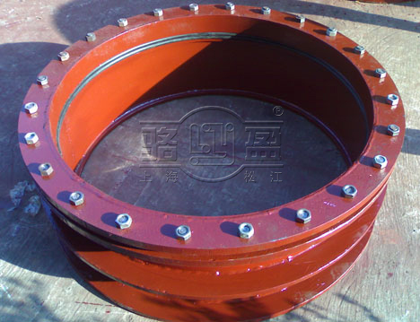 耐高壓橡膠接頭安裝現(xiàn)場