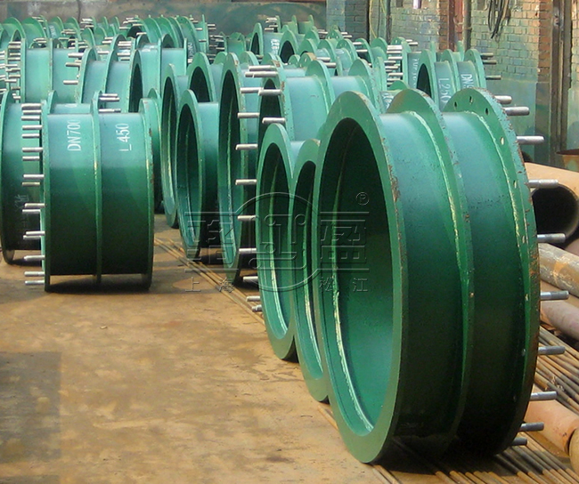 偏心<a href=http://www.rqcruyt.cn.cn target=_blank class=infotextkey>異徑橡膠接頭</a>實(shí)景圖